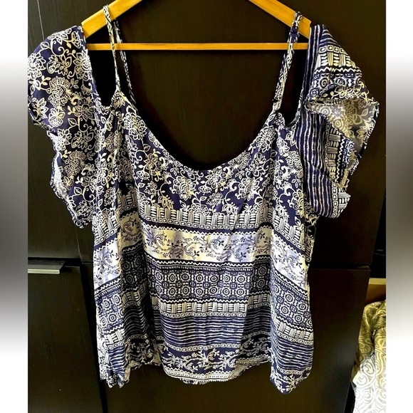 New Look Tops - NWT New Look 2XL Blouse Top Short Sleeves cropped